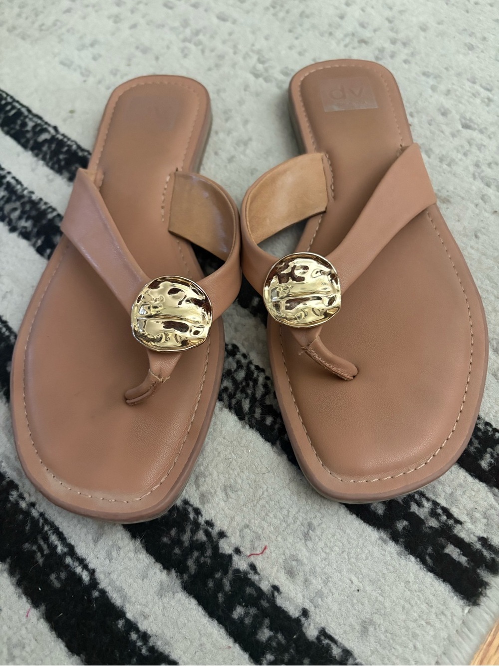 Dolce Vita Blush Tan Leather Toe-Post Sandals with Gold Disc